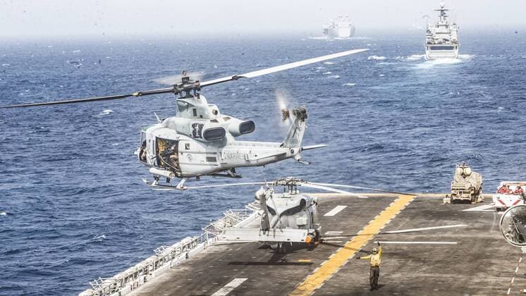 US Naval Units in Strait of Hormus at Persian Gulf