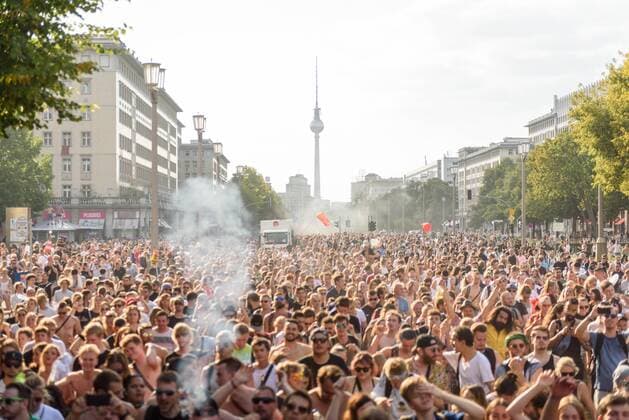 Technoparade ‘March of Love’ cancelled following CSD attack, archive images