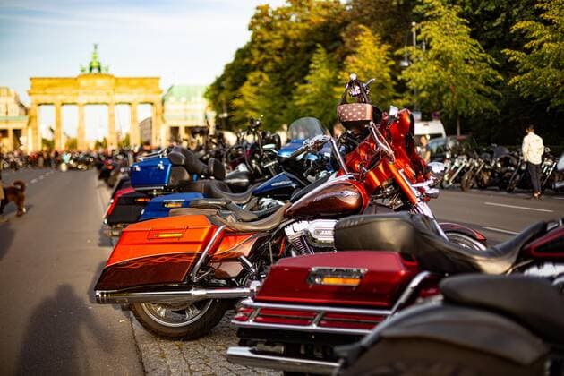 Berlin, parking motorcycles on sidewalks could be banned in future - archive photos