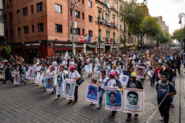 Mexico, protest march five years after the disappearance of 43 students
