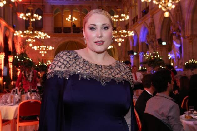 Hayley Hasselhoff, daughter of David Hasselhoff, as the first curvy model, naked in Playboy - Archive