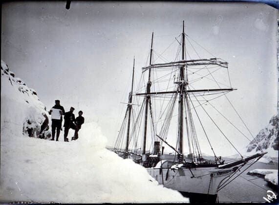 IMAGO International History, Antarctic Expeditions, Jean-Baptiste Charcot, exploration of the Grahamland 1903-1910