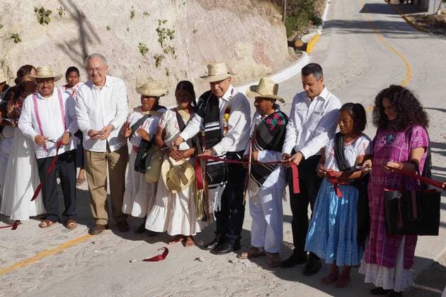 Mexico, Andres Manuel Lopez Obrador dedicates street