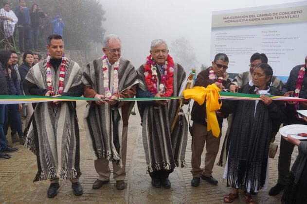 Mexico, Andres Manuel Lopez Obrador dedicates street