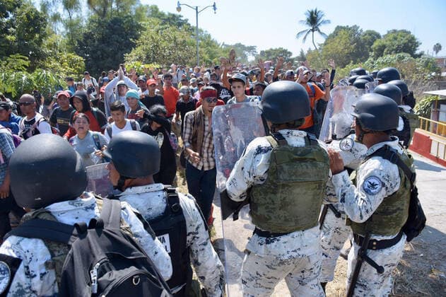 Large rush of migrants heading to U.S. - Mexico deploys soldiers - stock images