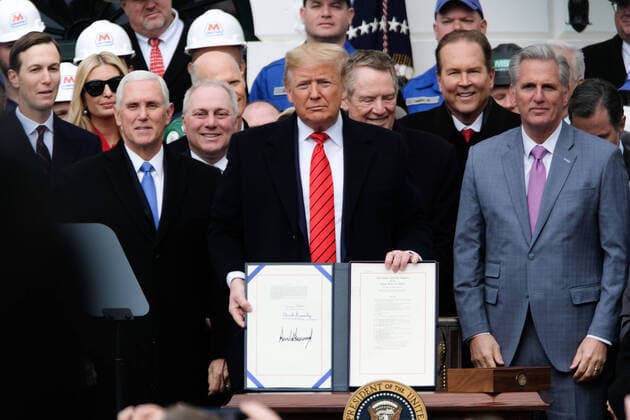 Washington, Donald Trump signs free trade agreement between USA, Mexico and Canada
