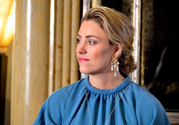 Tennis player Angelique Kerber presents earrings by Ole Lynggaard in Munich