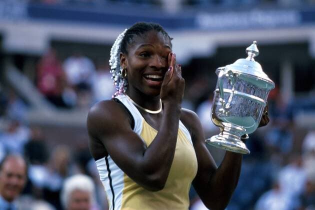 Serena Williams (USA), US Open Champion, präsentiert mit Tränen in den Augen ihren Siegerpokal Tennis Damen US Open 1999, Grand Slam, WTA-Tour, Hartplatz, Hardcourt, Finale, Endspiel, Finalspiel Einzelbild Flushing Meadows New York Freude, Begeisterung,