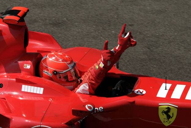 Michael Schumacher (Deutschland Ferrari) bejubelt den Sieg beim GP von Frankreich 2006 Motorsport Grand Prix Herren Großer Preis von Frankreich 2006, Formel 1, Weltmeisterschaft, F1, F, GP, WM, Einzelbild Magny Cours Freude, Motorsport Grand Prix Herren Großer Preis von Frankreich 2006, Formel 1, Weltmeisterschaft, F1, F, GP, WM, Einzelbild Magny Cours Freude,