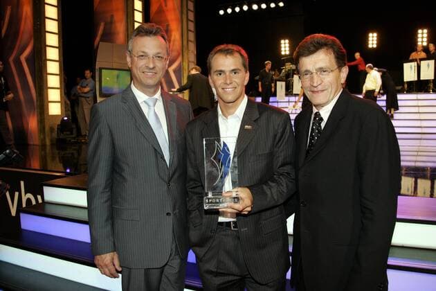 Michael Greis (Mitte) mit dem Bayerischen Sportpreis 2006 in der Kategorie - Persönlicher Preis des Ministerpräsidenten - daneben Bayerns Kultusminister Siegfried Schneider (li.) und der Landtagsabgeordnete Georg Winter (beide CSU alle Deutschland) Biathlon Herren Bayerischer Sportpreis 2006, Bayrischer, Preisverleihung, Ehrung, Auszeichnung Gruppe München Sportlerehrung, Sportlerauszeichnung Biathlon Herren Bayerischer Sportpreis 2006, Bayrischer, Preisverleihung, Ehrung, Auszeichnung Gruppe München Sportlerehrung, Sportlerauszeichnung