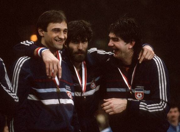 Weltmeister 1986, v. li.: Jozef Holpert, Veselin Vujovic, Zlatan Arnautovic (alle Jugoslawien) Handball WM Herren Weltmeisterschaft 1986, Nationalmannschaft, Nationalteam Länderspiel, Finale Endspiel Gruppe Freude, Handball WM Herren Weltmeisterschaft 1986, Nationalmannschaft, Nationalteam Länderspiel, Finale Endspiel Gruppe Freude,