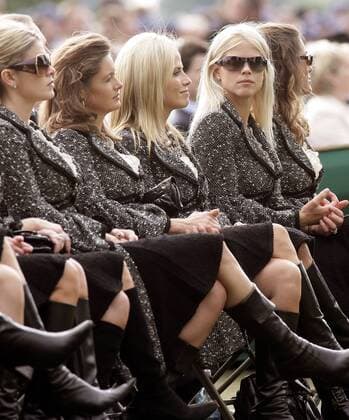 Spielerfrauen der Golfer des Team USA während der Eröffnungsfeier, u.a. Fotomodel Elin Nordegren (Schweden, 2.v.re.), Ehefrau von Eldrick Tiger Woods und Amy, Ehefrau von Phil Mickelson (Mitte) - (STR2006092147) Golf Herren Ryder Cup 2006, Rydercup, PGA Tour, Eröffnung, Eröffnungszeremonie, Zeremonie Gruppe o0 people Straffan Golf Herren Ryder Cup 2006, Rydercup, PGA Tour, Eröffnung, Eröffnungszeremonie, Zeremonie Gruppe o0 people Straffan