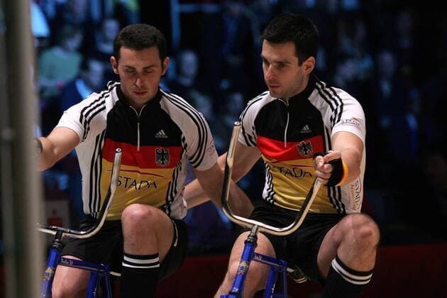 Christian Heß (li.) und Thomas Abel (Deutschland) Radsport WM Herren Weltmeisterschaft 2006, Länderspiel, Nationalteam, Nationaltrikot, Radball, Hallenradsport, Halle Gruppe Chemnitz Radsport WM Herren Weltmeisterschaft 2006, Länderspiel, Nationalteam, Nationaltrikot, Radball, Hallenradsport, Halle Gruppe Chemnitz