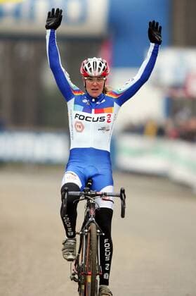 Hanka Kupfernagel (Deutschland Team Focus) - Siegerin beim Cyclocross Weltcup 2006 2007 in Hofstade - (pan17975) Radsport Damen Weltcup 2006 2007, Welt Cup, Worldcup, World, WC, Crossrennen, Querfeldein, Querfeldeinfahren Einzelbild Hofstade Freude, Radsport Damen Weltcup 2006 2007, Welt Cup, Worldcup, World, WC, Crossrennen, Querfeldein, Querfeldeinfahren Einzelbild Hofstade Freude,
