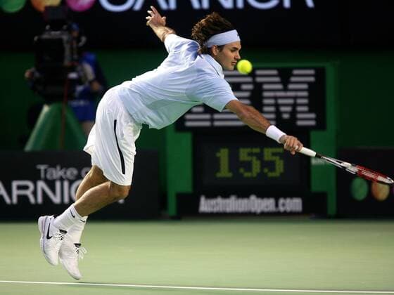 Roger Federer (Schweiz) am Ball Tennis Herren Australian Open 2007, ATP Tour, Grand Slam, Finale, Endspiel Einzelbild Melbourne Dynamik, Tennis Herren Australian Open 2007, ATP Tour, Grand Slam, Finale, Endspiel Einzelbild Melbourne Dynamik,