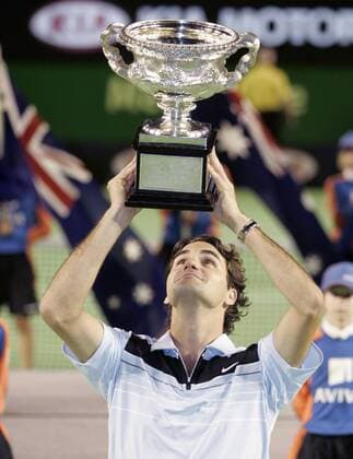 Siegerehrung Australian Open - Roger Federer (Schweiz) mit Pokal Tennis Herren Australian Open 2007, Grand Slam, ATP Tour, Finale, Endspiel Einzelbild Melbourne Freude, Tennis Herren Australian Open 2007, Grand Slam, ATP Tour, Finale, Endspiel Einzelbild Melbourne Freude,