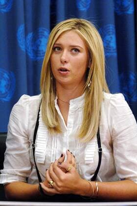 UN Botschafterin Maria Sharapova (Rußland) während einer Pressekonferenz - (NYP2007021402) Tennis Damen Sozialengagement 2007, soziales Engagement, Charity, Wohltätigkeit, Pressetermin, PK Porträt New York, NY, N Y Nachdenklichkeit, Tennis Damen Sozialengagement 2007, soziales Engagement, Charity, Wohltätigkeit, Pressetermin, PK Porträt New York, NY, N Y Nachdenklichkeit,