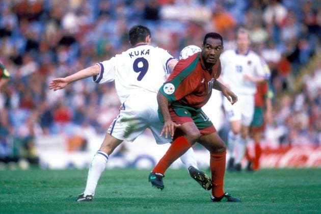 Helder (Portugal, re.) gegen Pavel Kuka (Tschechien) Fußball Länderspiel Herren EM 1996, Nationalmannschaft, Nationaltrikot, Viertelfinale, Tschechien - Portugal 1:0, Vdia Gruppe Birmingham Dynamik, Fußball Länderspiel Herren EM 1996, Nationalmannschaft, Nationaltrikot, Viertelfinale, Tschechien - Portugal 1:0, Vdia Gruppe Birmingham Dynamik,