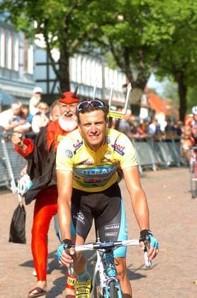 Alessandro Petacchi (Italien Milram) gewinnt die 4. Etappe der Niedersachsenrundfahrt 2007, hi. Radteufel Dieter Didi Senft (Deutschland) Radsport Herren Lotto Rundfahrt 2007, Niedersachsenrundfahrt, Niedersachsen, Straßenradsport, Straße, Rad, Gruppe 4. Etappe: Rheda Wiedenbrück - Duderstadt Radsport Herren Lotto Rundfahrt 2007, Niedersachsenrundfahrt, Niedersachsen, Straßenradsport, Straße, Rad, Gruppe 4. Etappe: Rheda Wiedenbrück - Duderstadt