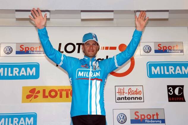 Alessandro Petacchi (Italien Milram) gewinnt 4. Etappe der Niedersachsenrundfahrt 2007 Radsport Herren Lotto Rundfahrt 2007, Niedersachsenrundfahrt, Niedersachsen, Straßenradsport, Straße, Rad, Einzelbild 4. Etappe: Rheda Wiedenbrück - Duderstadt Freude, Radsport Herren Lotto Rundfahrt 2007, Niedersachsenrundfahrt, Niedersachsen, Straßenradsport, Straße, Rad, Einzelbild 4. Etappe: Rheda Wiedenbrück - Duderstadt Freude,
