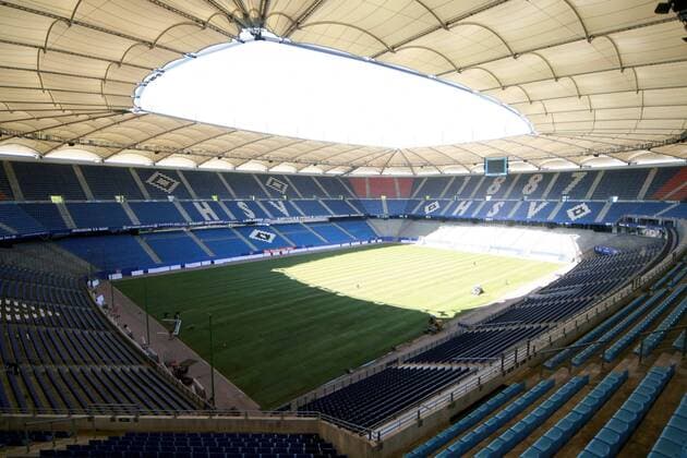 Letzte Arbeiten in der AOL Arena nachdem der neue Rollrasen verlegt wurde Fußball 1. BL Herren Saison 2006 2007, Hamburger SV, HSV, Fotostory, Stadionstory, Reportage, Totale AOLArena, Belag, Hamburg, Tribüne, Tribünen, Rang, Ränge, Fußball 1. BL Herren Saison 2006 2007, Hamburger SV, HSV, Fotostory, Stadionstory, Reportage, Totale AOLArena, Belag, Hamburg, Tribüne, Tribünen, Rang, Ränge,