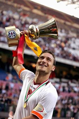 Francesco Totti (AS Rom) - italienischer Pokalsieger 2007 - Fußball Herren Coppa Italia 2006 2007, Italienischer Pokal, Pokalspiel, Finale, Endspiel, Pokalfinale Pokalendspiel Einzelbild Mailand Freude, Fußball Herren Coppa Italia 2006 2007, Italienischer Pokal, Pokalspiel, Finale, Endspiel, Pokalfinale Pokalendspiel Einzelbild Mailand Freude,