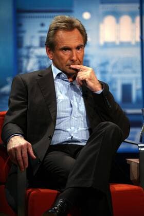 ZDF Sportchef Dieter Gruschwitz (Deutschland) zu Gast in der Talkshow Maybrit Illner Leichtathletik Herren Maybrit Ilner 2007, Sendung, Fernsehsendung, Talksendung, Talkshow, Talk Show, Studiogäste, Vdig Einzelbild Berlin Nachdenklichkeit, Leichtathletik Herren Maybrit Ilner 2007, Sendung, Fernsehsendung, Talksendung, Talkshow, Talk Show, Studiogäste, Vdig Einzelbild Berlin Nachdenklichkeit,