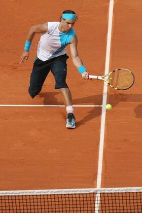 Rafael Nadal (Spanien) Tennis Herren French Open 2007, Grand Slam, ATP Tour, Sand, Sandplatz, Sandplatztennis, Sandplatzturnier Einzelbild Roland Garros Paris Dynamik, Tennis Herren French Open 2007, Grand Slam, ATP Tour, Sand, Sandplatz, Sandplatztennis, Sandplatzturnier Einzelbild Roland Garros Paris Dynamik,