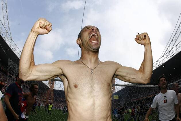 Mirco Gasparetto (FC Genua) bejubelt den feststehenden Aufstieg - Fußball Herren Serie B 2006 2007, 2. Italienische Liga, FC Genua 1893 Einzelbild Genoa CFC Genua Glück, Freude, Begeisterung, Fußball Herren Serie B 2006 2007, 2. Italienische Liga, FC Genua 1893 Einzelbild Genoa CFC Genua Glück, Freude, Begeisterung,