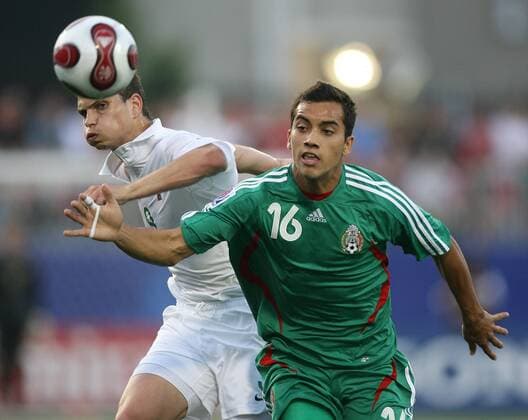 Adrian Aldrete (Mexiko U20, re.) gegen Zequinha (Portugal U20) Fußball Länderspiel Herren U20 WM 2007, U 20, Nationalmannschaft, Nationaltrikot, Gruppe C, Mexiko - Portugal 2:1 Gruppe o0 Junioren Toronto Dynamik, Kampf, Fußball Länderspiel Herren U20 WM 2007, U 20, Nationalmannschaft, Nationaltrikot, Gruppe C, Mexiko - Portugal 2:1 Gruppe o0 Junioren Toronto Dynamik, Kampf,