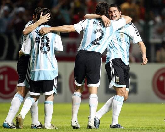 Juan Roman Riquelme (re.) - Torjubel mit Roberto Ayala (beide Argentinien, 2.v.re.) Fußball Länderspiel Herren Copa America 2007, Amerika, Südamerika, Meisterschaft, Südamerikameisterschaft, Gruppe Barquisimeto Freude, Begeisterung, Fußball Länderspiel Herren Copa America 2007, Amerika, Südamerika, Meisterschaft, Südamerikameisterschaft, Gruppe Barquisimeto Freude, Begeisterung,