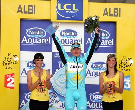 Alexandre Vinokourov (Kasachstan Astana) gewinnt die 13. Etappe der Tour de France 2007 Radsport Herren Tour de France 2007, ProTour, Straßenradsport, Rad, Straße, Zeitfahren, Einzelzeitfahren, Vdig Gruppe Beifall, klatschen o0 Siegesjubel 13. Etappe: Albi - Albi Freude, Radsport Herren Tour de France 2007, ProTour, Straßenradsport, Rad, Straße, Zeitfahren, Einzelzeitfahren, Vdig Gruppe Beifall, klatschen o0 Siegesjubel 13. Etappe: Albi - Albi Freude,