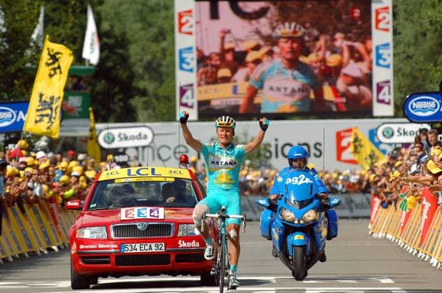 Alexandre Vinokourov (Kasachstan Astana) - Etappensieger der 15. Etappe der Tour de France 2007 von Foix nach Loudenvielle Le Louron - Radsport Herren Tour de France 2007, Straßenradsport, Straße, Rad, ProTour, Schlussjubel, Jubel, Faust, Fäuste, Totale 15. Etappe: Foix - Loudenvielle Le Louron Freude, Radsport Herren Tour de France 2007, Straßenradsport, Straße, Rad, ProTour, Schlussjubel, Jubel, Faust, Fäuste, Totale 15. Etappe: Foix - Loudenvielle Le Louron Freude,