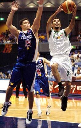 Kamrany Mahdi (Iran, re.) im Duell - Basketball Länderspiel Herren Asienmeisterschaft 2007, Asian Cup, Asiencup, Asien, Asia, Asiacup, Asiancup, Gruppe Tokushima Dynamik, Basketball Länderspiel Herren Asienmeisterschaft 2007, Asian Cup, Asiencup, Asien, Asia, Asiacup, Asiancup, Gruppe Tokushima Dynamik,