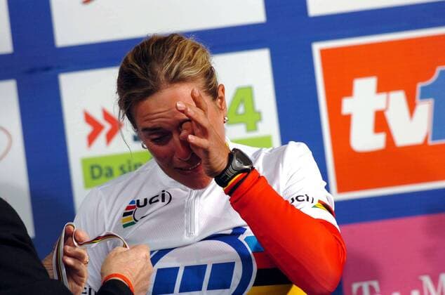 Hanka Kupfernagel (Deutschland) gewinnt die Weltmeisterschaft im Einzelzeitfahren 2007 - Radsport WM Damen WM 2007, Straßenradsport, Straße, Rad, Nationaltrikot, Zeitfahren, Einzelzeitfahren Einzelbild Stuttgart Glück, Radsport WM Damen WM 2007, Straßenradsport, Straße, Rad, Nationaltrikot, Zeitfahren, Einzelzeitfahren Einzelbild Stuttgart Glück,
