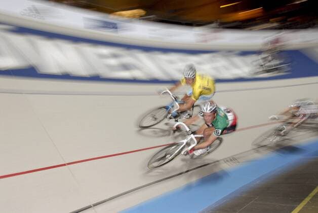Iljo Keisse (Belgien, Mitte) und Erik Zabel (Deutschland Milram, li.) Radsport Herren 44. Münchener 6 Tage Rennen 2007, Sechstagerennen, Sechstage, Sechs, Sixdays, six days Gruppe München Dynamik, Radsport Herren 44. Münchener 6 Tage Rennen 2007, Sechstagerennen, Sechstage, Sechs, Sixdays, six days Gruppe München Dynamik,