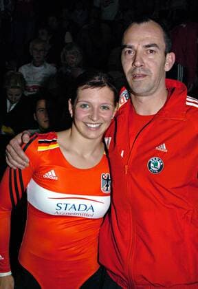 Anja Scheu mit Bundestrainer Dieter Maute (beide Deutschland) Radsport WM Damen WM 2007, Hallenradsport, Kunstradsport, Kunstradfahren, Kunstrad, Rad, Halle, Indoor, Gruppe Winterthur Freude, Radsport WM Damen WM 2007, Hallenradsport, Kunstradsport, Kunstradfahren, Kunstrad, Rad, Halle, Indoor, Gruppe Winterthur Freude,