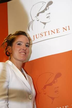 Justine Henin (Belgien) anlässlich der Eröffnung ihrer Tennisschule Club Justine N1 - Tennis Damen Einweihung Tennisschule 2007, Eröffnung, Tennisclub, Schule, Club Justine N1, N 1 Einzelbild Limelette Tennis Damen Einweihung Tennisschule 2007, Eröffnung, Tennisclub, Schule, Club Justine N1, N 1 Einzelbild Limelette