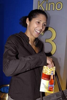 Steffi Jones (Deutschland) anlässlich der Premiere des Dokumentarfilms Die besten Frauen der Welt Fußball Damen Filmpremiere 2007, Kinopremiere, Film, Kino, Kinofilm, Nationalmannschaft, Frauen Frauenfußball Einzelbild o0 WM Fußball Damen Filmpremiere 2007, Kinopremiere, Film, Kino, Kinofilm, Nationalmannschaft, Frauen Frauenfußball Einzelbild o0 WM