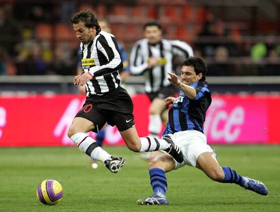 Alessandro del Piero (Juventus Turin, li.) gegen Nicolas Burdisso (Inter Mailand) - Fußball Herren Coppa Italia 2007 2008, Italienischer Pokal, Pokalspiel, , Gruppe Mailand Dynamik, Fußball Herren Coppa Italia 2007 2008, Italienischer Pokal, Pokalspiel, , Gruppe Mailand Dynamik,