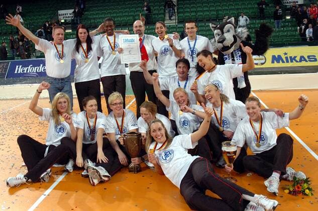 VfB 91 Suhl ist DVV Pokalsieger 2008 Volleyball Damen DVV Pokal 2007 2008, Pokalspiel, Endspiel, Finale, Pokalendspiel, Pokalfinale Totale o0 Pokalsieg Halle Westfalen Begeisterung, Freude, Volleyball Damen DVV Pokal 2007 2008, Pokalspiel, Endspiel, Finale, Pokalendspiel, Pokalfinale Totale o0 Pokalsieg Halle Westfalen Begeisterung, Freude,