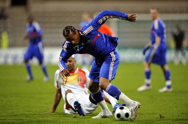 Jimmy Briand (Frankreich A, vorn) am Ball - Fußball Länderspiel Herren Freundschaftsspiel 2008, Test, Testspiel, Nationaltrikot, Nationalteam, Frankreich A - Mali Gruppe Paris Dynamik, Fußball Länderspiel Herren Freundschaftsspiel 2008, Test, Testspiel, Nationaltrikot, Nationalteam, Frankreich A - Mali Gruppe Paris Dynamik,