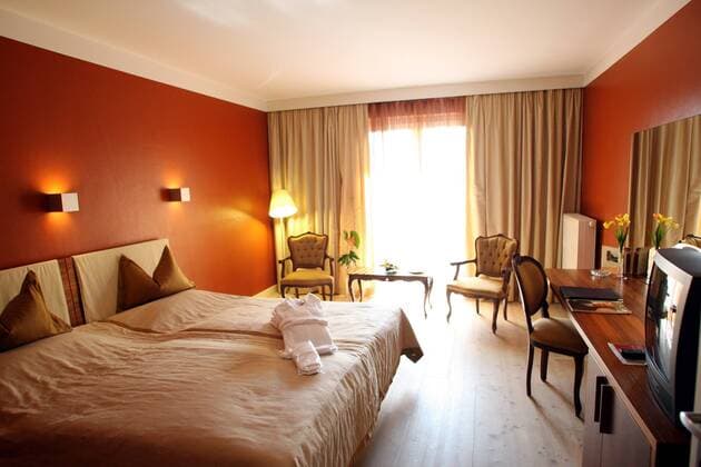 Zimmer im Hotel Schloss Weikersdorf Residenz - Mannschaftshotel von Italien während der Euro 2008 - Fußball EM Herren Vorschau Euro 2008, Nationalmannschaft, Fotostory, Hotel, Unterkunft, Mannschaftshotel, Totale Baden Fußball EM Herren Vorschau Euro 2008, Nationalmannschaft, Fotostory, Hotel, Unterkunft, Mannschaftshotel, Totale Baden