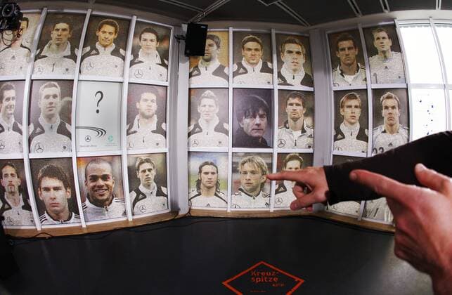 Bekanntgabe DFB Kader zur Euro 2008, ob.v.li.: Mario Gomez, Jermaine Jones, Piotr Trochowski, Thomas Hitzlsperger, Clemens Fritz, Philipp Lahm, Jens Lehmann, Mitte: Miroslav Klose, Lukas Podolski, Michael, Ballack, Bastian Schweinsteiger, Bundestrainer... Fußball EM Herren Vorschau Euro 2008, Nationalmannschaft, Pressekonferenz, Pressetermin, Vorstellung, DFB, Einzelbild Aufsteller, Fotowand Garmisch Partenkirchen, Zugspitze Fußball EM Herren Vorschau Euro 2008, Nationalmannschaft, Pressekonferenz, Pressetermin, Vorstellung, DFB, Einzelbild Aufsteller, Fotowand Garmisch Partenkirchen, Zugspitze