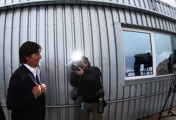 Bundestrainer Joachim Löw (Deutschland) anlässlich der Vorstellung des DFB Kaders für die Euro 2008 auf der Zugspitze Fußball EM Herren Vorschau Euro 2008, Nationalmannschaft, Pressekonferenz, Pressetermin, Vorstellung, DFB Gruppe Garmisch Partenkirchen, Zugspitze Fußball EM Herren Vorschau Euro 2008, Nationalmannschaft, Pressekonferenz, Pressetermin, Vorstellung, DFB Gruppe Garmisch Partenkirchen, Zugspitze