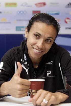 Marta (Umea IK) während der Pressekonferenz Fußball EC 3 Damen UEFA Women s Cup 2007 2008, Pokal, Europapokal, Europacup, Womens, Frauen, Frauenfußball Einzelbild Frankfurt M. Fußball EC 3 Damen UEFA Women s Cup 2007 2008, Pokal, Europapokal, Europacup, Womens, Frauen, Frauenfußball Einzelbild Frankfurt M.