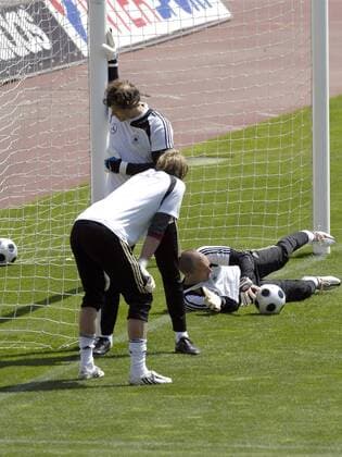 V.li.: Torwart Rene Adler, Torwart Jens Lehmann und Torwart Robert Enke (alle Deutschland) - baldige Wachablösung? Fußball EM Herren EM 2008, Euro, Vorschau, Nationalmannschaft, Deutschland, Gruppe Palma de Mallorca Fußball EM Herren EM 2008, Euro, Vorschau, Nationalmannschaft, Deutschland, Gruppe Palma de Mallorca