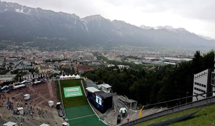 Public Viewing im Innsbrucker Bergiselstadion - Fußball EM Herren Euro 2008, Fan Zone, Fanzone, Live Übertragung, Fußballübertragung, Liveübertragung Totale Bergisel, Berg Isel Stadion Innsbruck Leere, Fußball EM Herren Euro 2008, Fan Zone, Fanzone, Live Übertragung, Fußballübertragung, Liveübertragung Totale Bergisel, Berg Isel Stadion Innsbruck Leere,