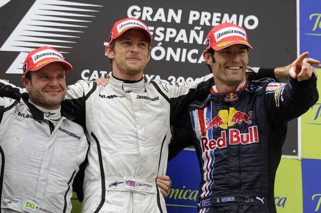 Siegerehrung Großer Preis von Spanien 2009: Jenson Button (England, Mitte) gewinnt vor Rubens Barrichello (li., Brasilien beide Brawn GP) und Mark Webber (Australien Red Bull) Motorsport Grand Prix Herren Großer Preis von Spanien 2009, Formel 1 Weltmeisterschaft, F1, F, GP, WM, Gruppe Circuit de Catalunya Barcelona Begeisterung, Freude,