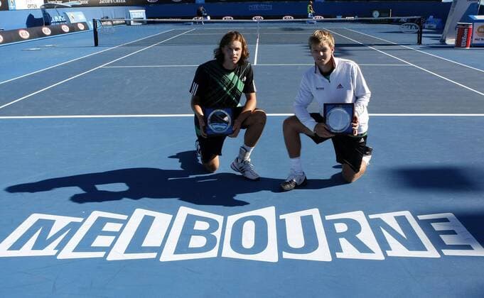 Australien, Melbourne, Sport, Tennis, Grand Slam Tournament, Melbourne Park, Australian Open 2010, Junioren Doppel Finale, Dominik Schulz (GER) und Kevin Krawietz (GER, R), o0 Siegerehrung o0 Objekte Pokal Trophäe o0 Freude Schriftzug